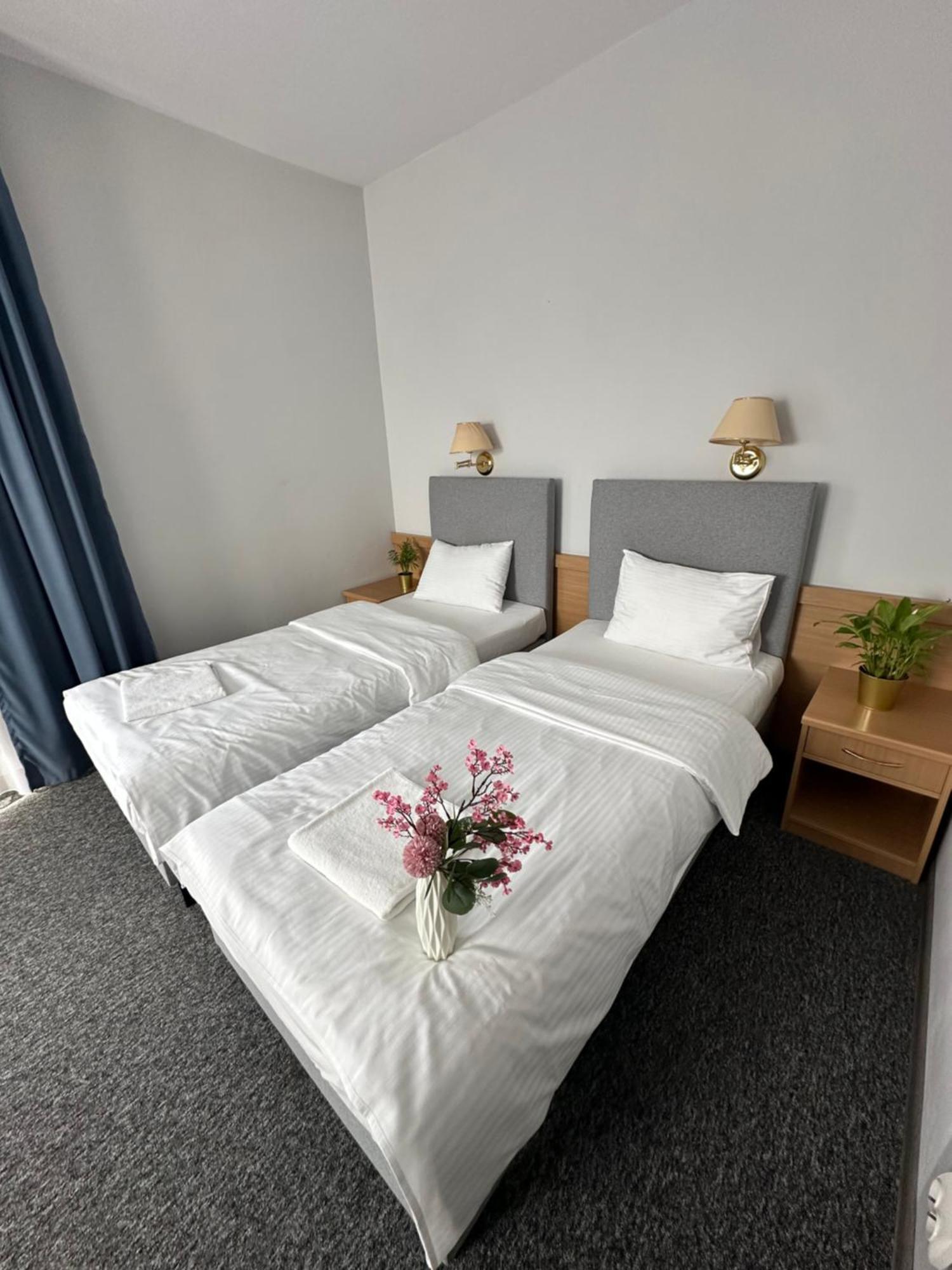 ורשה Lezzet B&B Pokoj Goscinny & Turkishrestaurant מראה חיצוני תמונה
