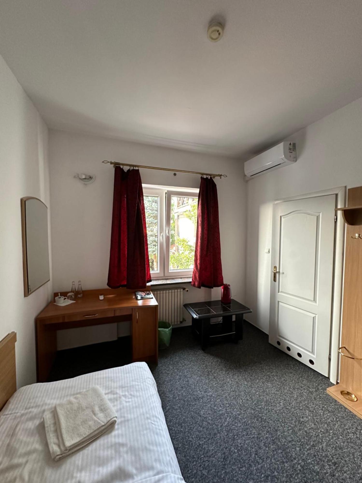 ורשה Lezzet B&B Pokoj Goscinny & Turkishrestaurant מראה חיצוני תמונה