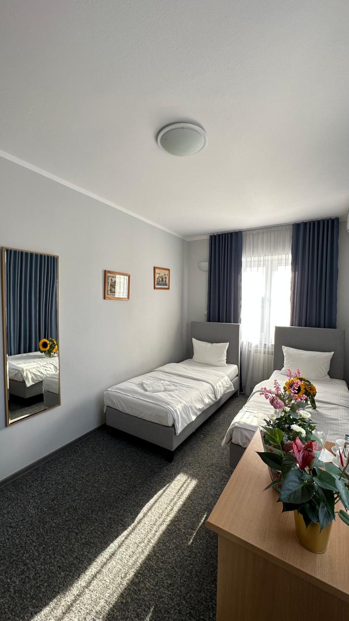 ורשה Lezzet B&B Pokoj Goscinny & Turkishrestaurant מראה חיצוני תמונה