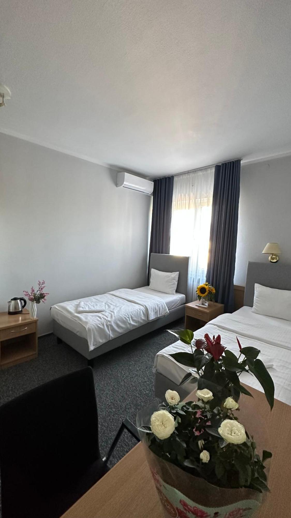 ורשה Lezzet B&B Pokoj Goscinny & Turkishrestaurant מראה חיצוני תמונה