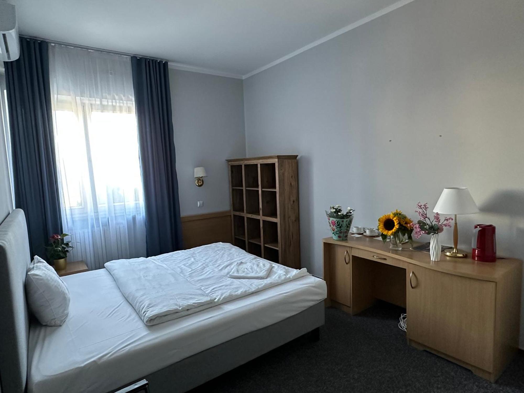 ורשה Lezzet B&B Pokoj Goscinny & Turkishrestaurant מראה חיצוני תמונה
